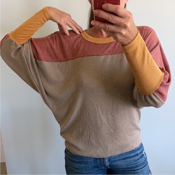Color Block Dolman Sleeve Top - Picture 7 of 7